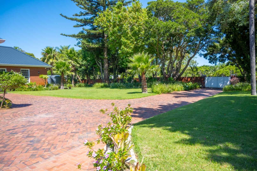 5 Bedroom Property for Sale in Walmer Eastern Cape